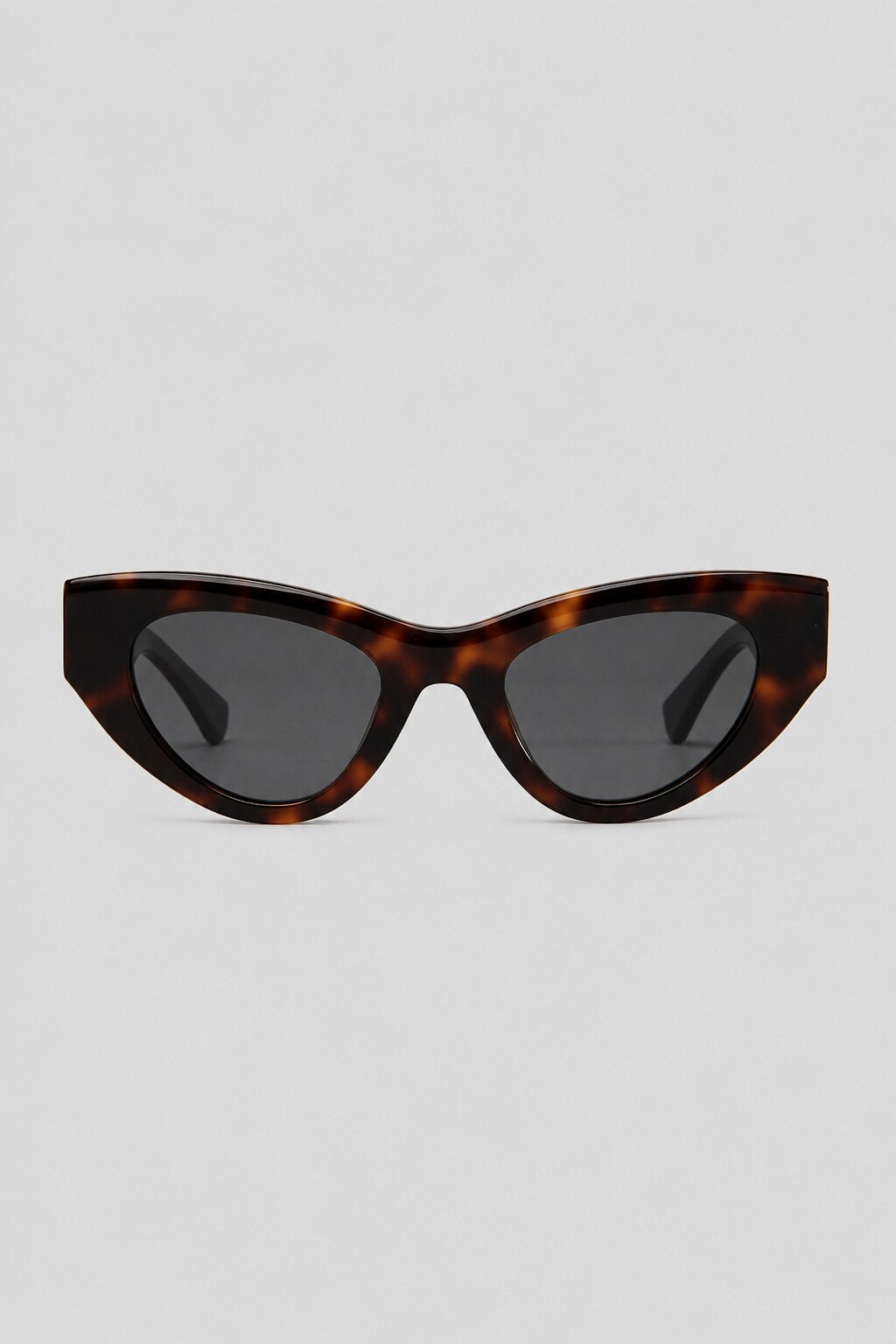 Olivier Marel Andermatt '37 black polarized cat-eye sunglasses in acetate, front view