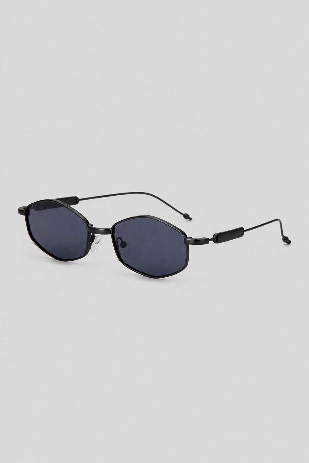 Olivier Marel Madeira '22 black polarized oval sunglasses, side profile, unisex fit