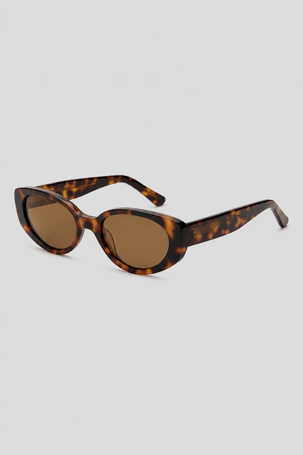 Olivier Marel Megeve '40 tortoiseshell polarized oval sunglasses, side profile, women's fit