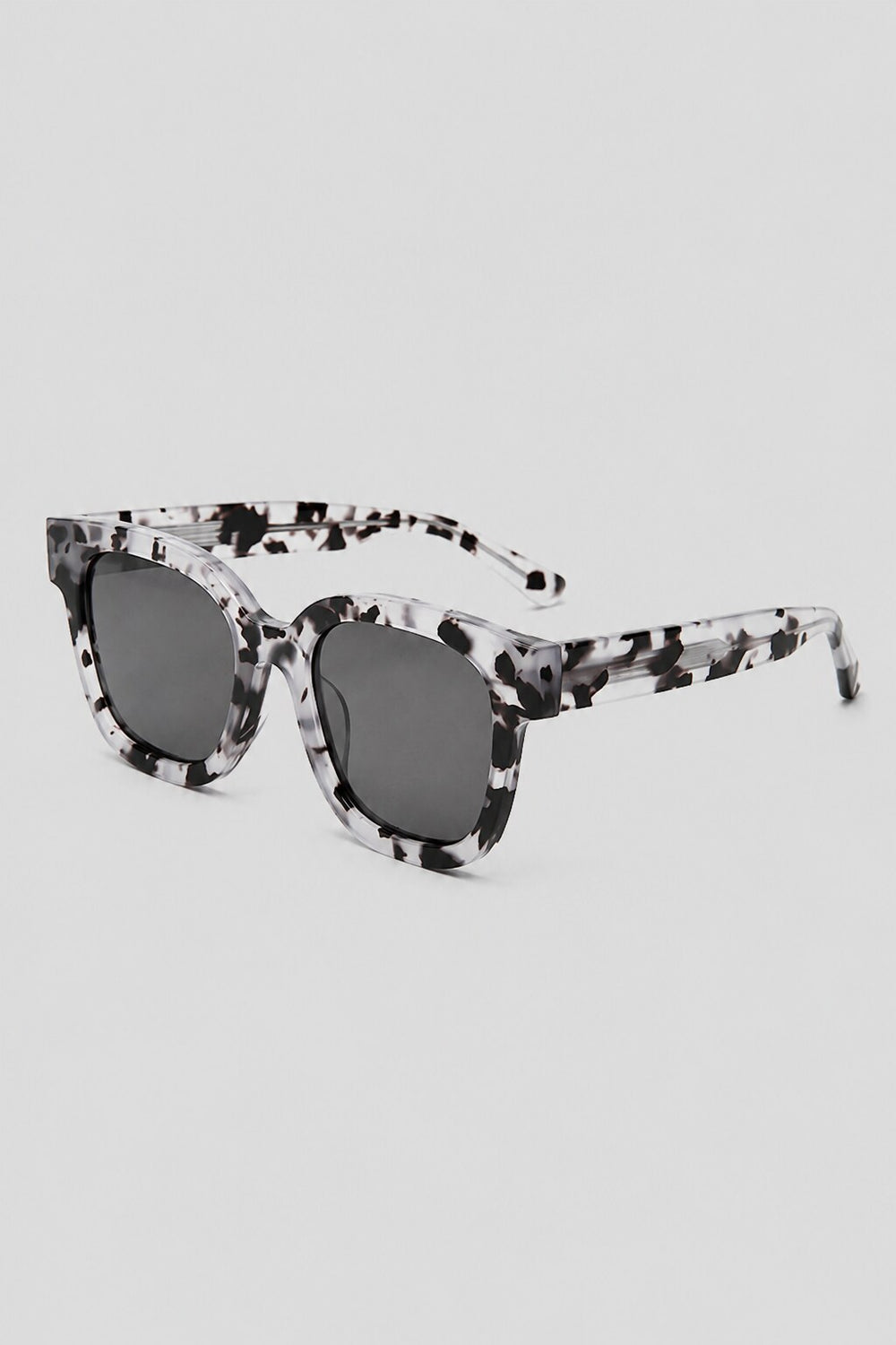 Olivier Marel Naxos '46 gray tortoise polarized square sunglasses, side profile, unisex fit