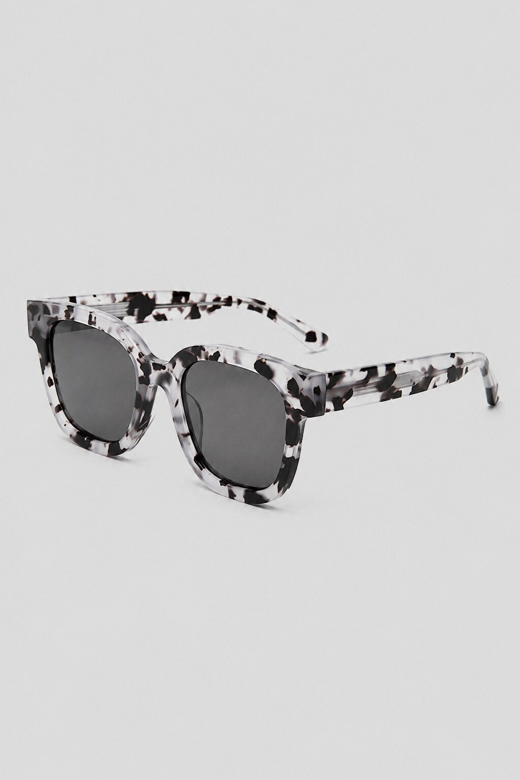 Olivier Marel Naxos '46 gray tortoise polarized square sunglasses, side profile, unisex fit