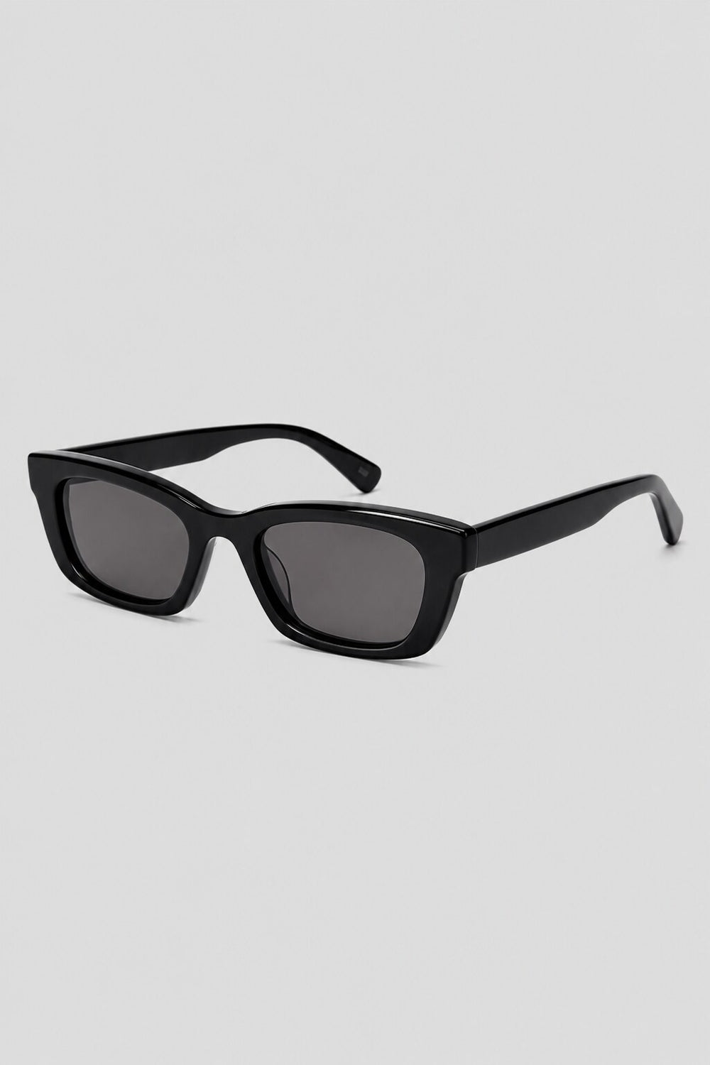 Olivier Marel Portofino '88 black polarized square sunglasses in acetate, front view