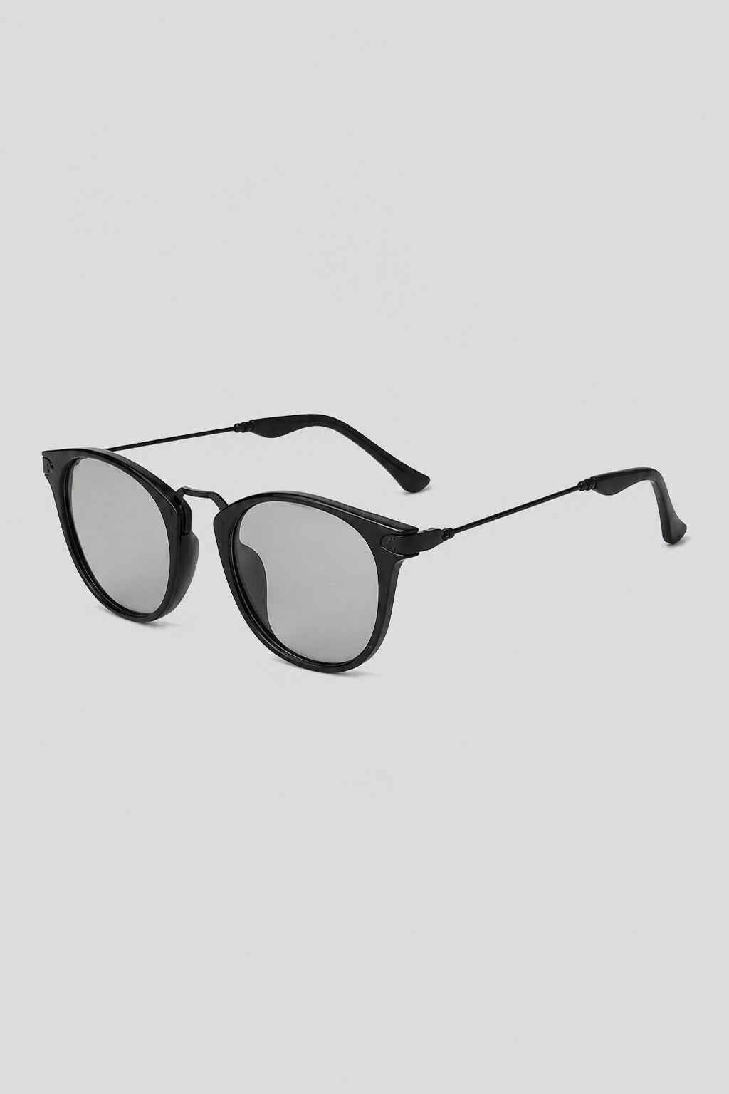 Olivier Marel Sanremo '73 black polarized round sunglasses, side profile, unisex fit
