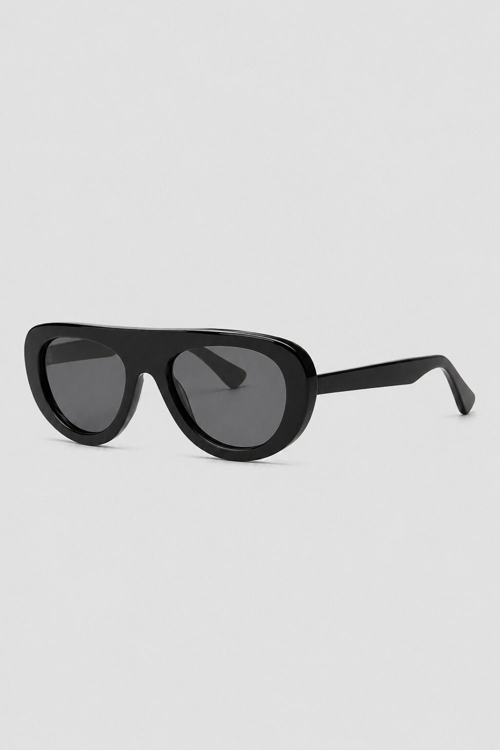 Olivier Marel Sorrento '93 black polarized oval sunglasses, side profile, women's fit