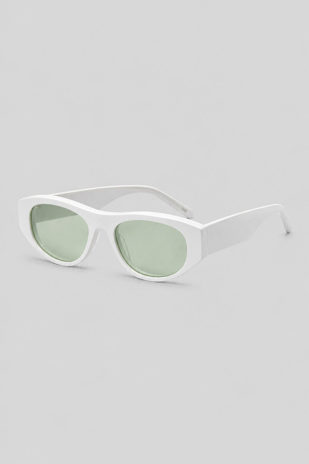 Olivier Marel Tignes '28 mint polarized oval sunglasses, side profile, women's fit